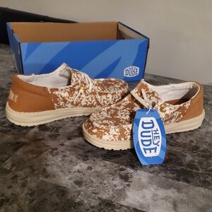 NEW Hey Dudes Size 6